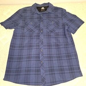 Zeroxposur men's short sleeve button-down shirt in a size large.